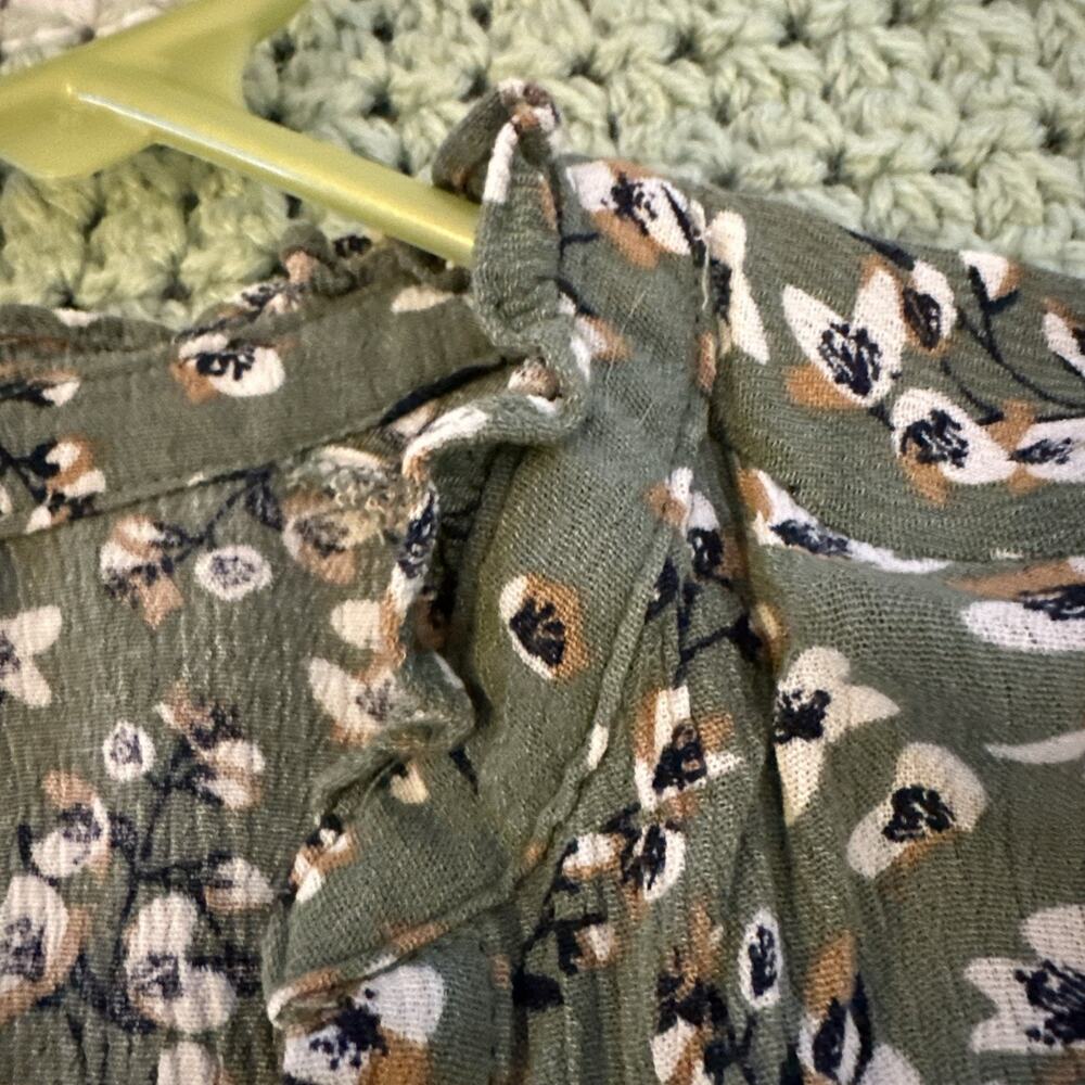Monday Fun Green Floral Pleated Pullover 3/4 Sleeve V-Neck Blouse Size Small - Picture 7 of 16